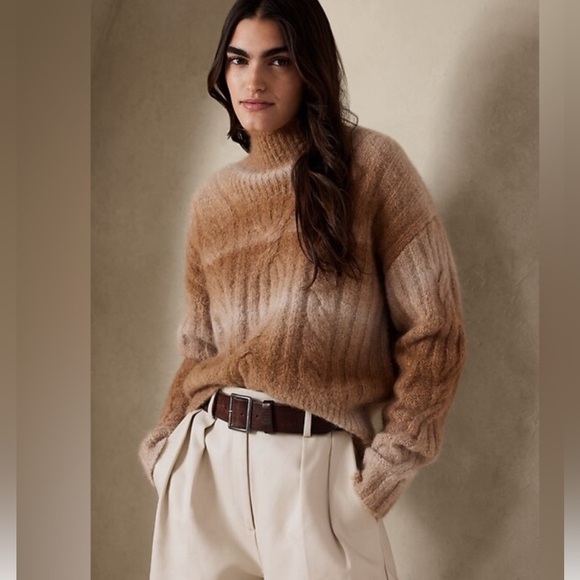 Banana Republic Sweaters - NWOT Banana Republic Celeste Ombré Sweater in Latte